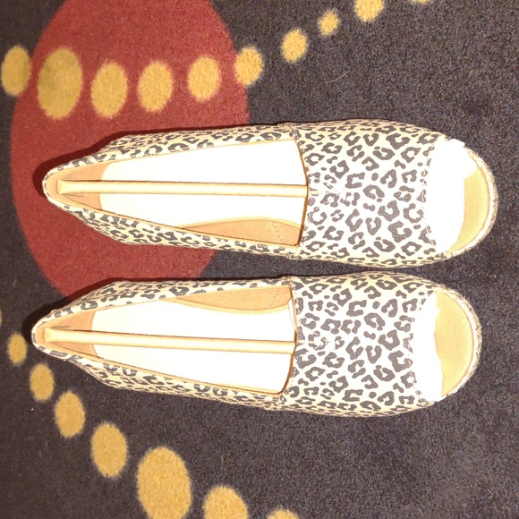 👣TOM'S Michelle Wedge Espadrille Natural Texture in Mini Leopard - Picture 11 of 12